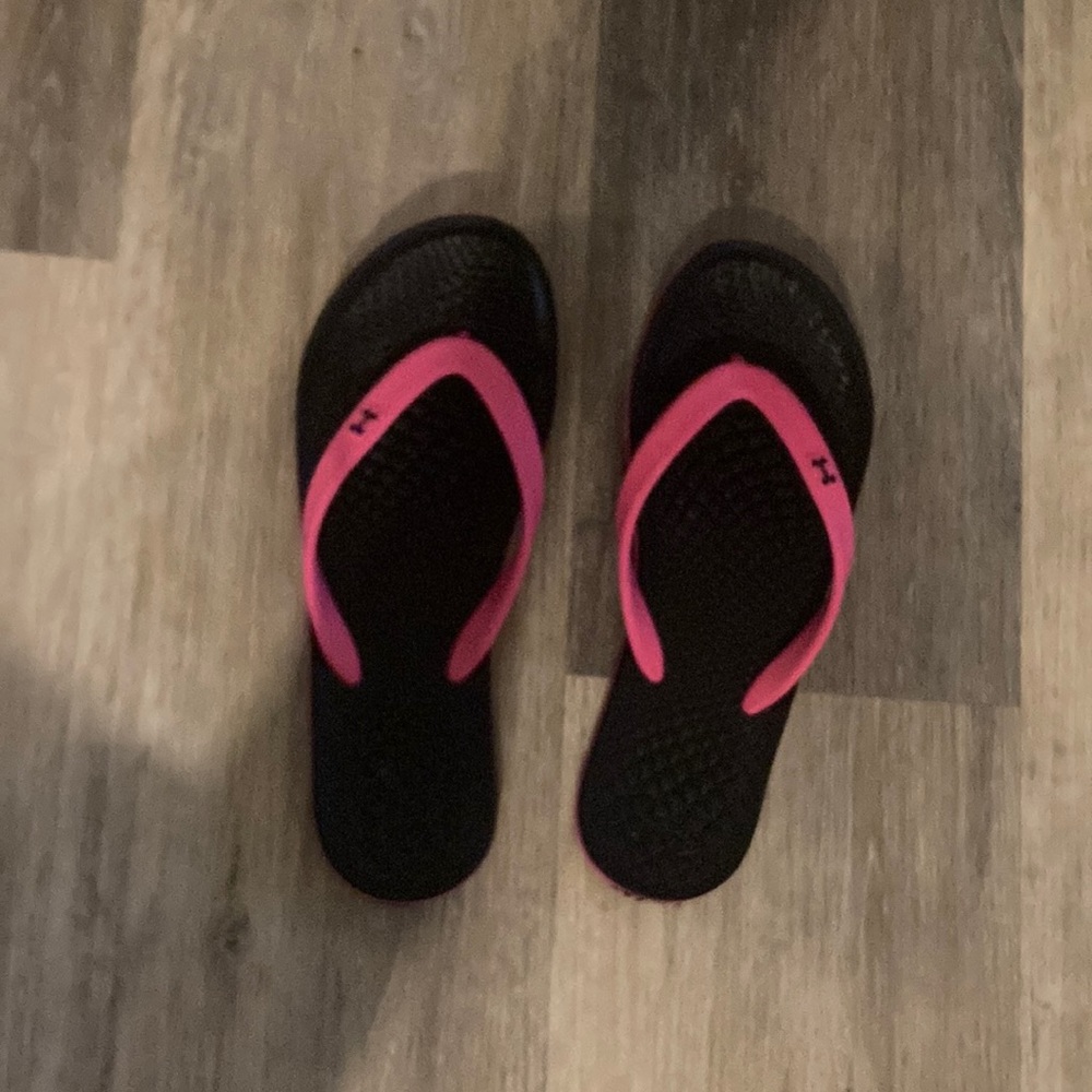 Under armour flip flops